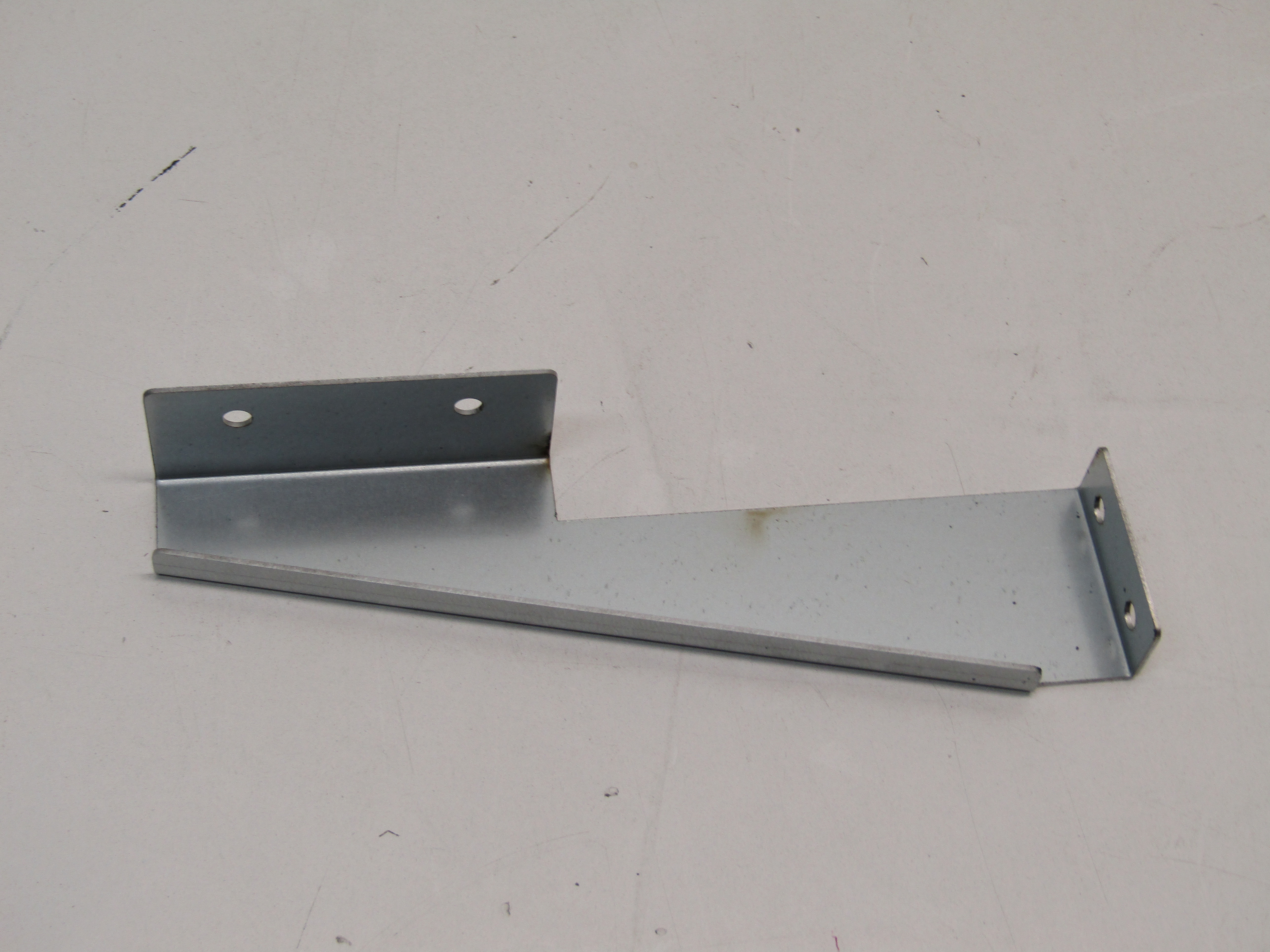 BRACKET,RH  F/DRAIN KIT,NAT STEP